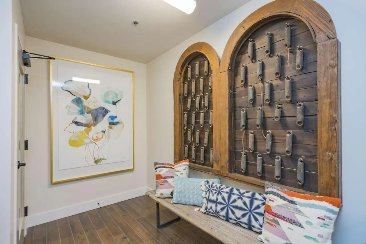 Tobacco 212 Villa Nashville